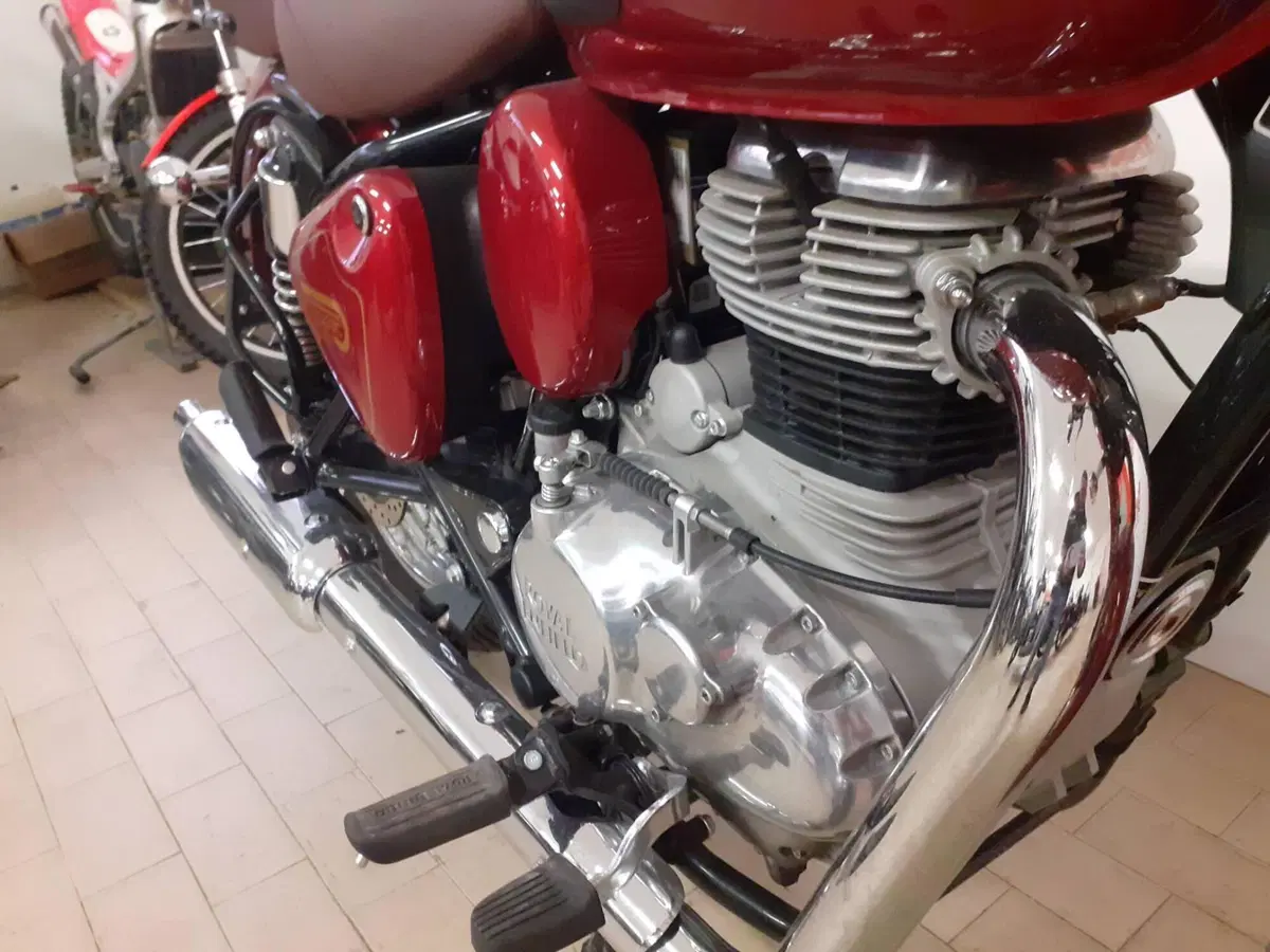 Royal Enfield Classic 350 (2021 - 26) (13)