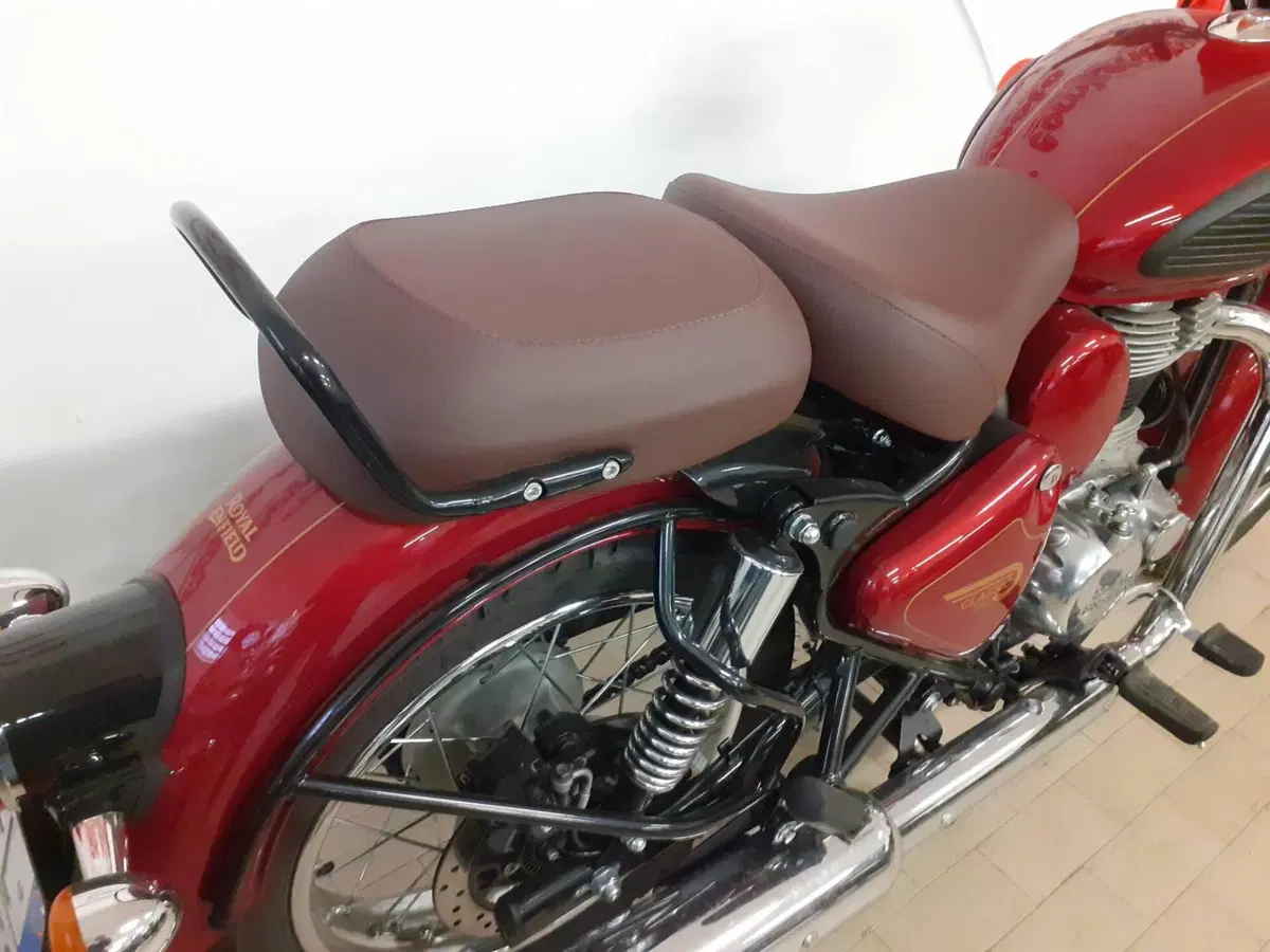 Royal Enfield Classic 350 (2021 - 26) (14)