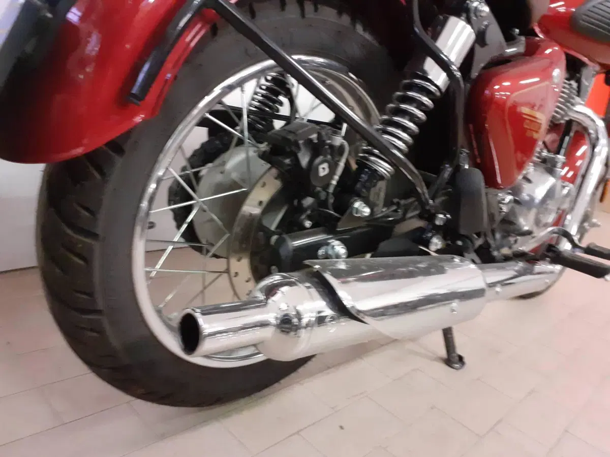 Royal Enfield Classic 350 (2021 - 26) (15)