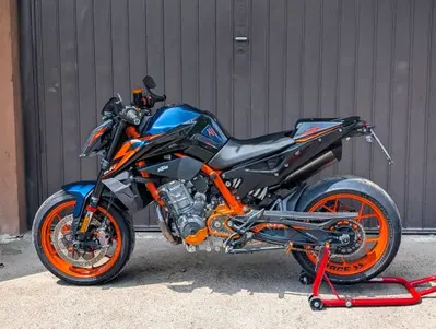 KTM 890 Duke R (2022 - 23) usata