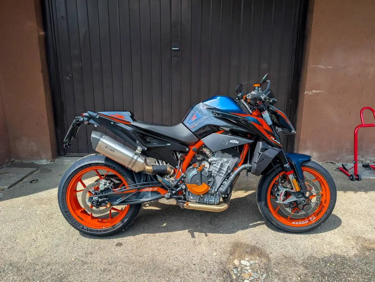 KTM 890 Duke R (2022 - 23) (2)