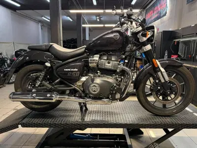Royal Enfield Super Meteor 650 (2023 - 26) usata