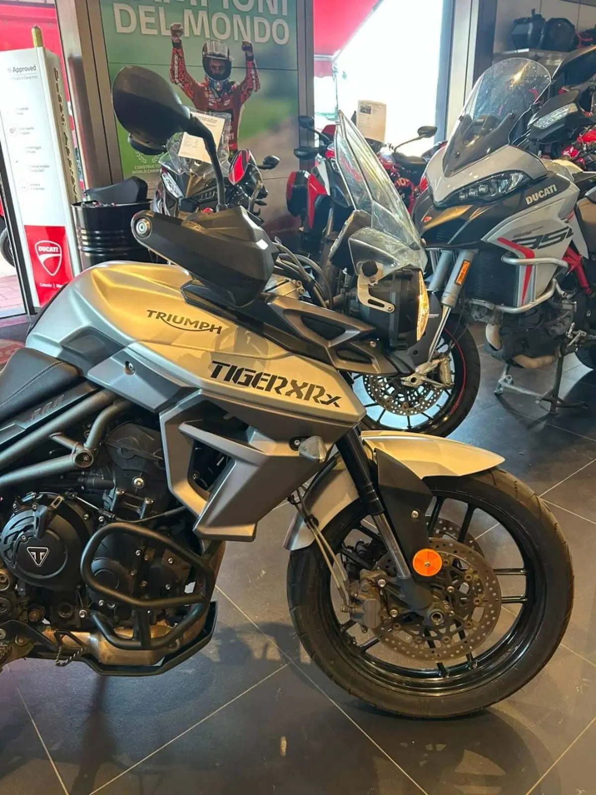 Triumph Tiger 800 XRx (2015 - 17) (3)