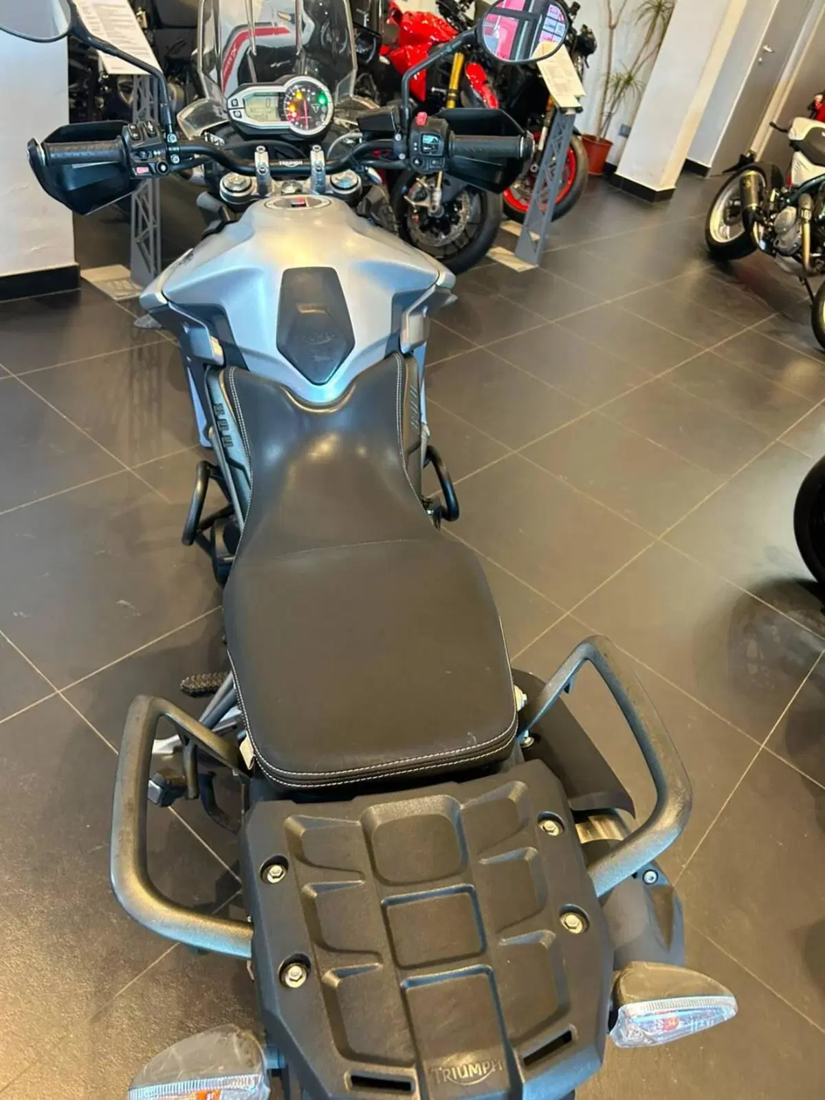 Triumph Tiger 800 XRx (2015 - 17) (6)