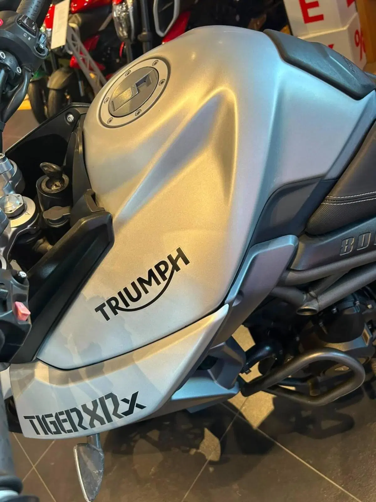 Triumph Tiger 800 XRx (2015 - 17) (8)