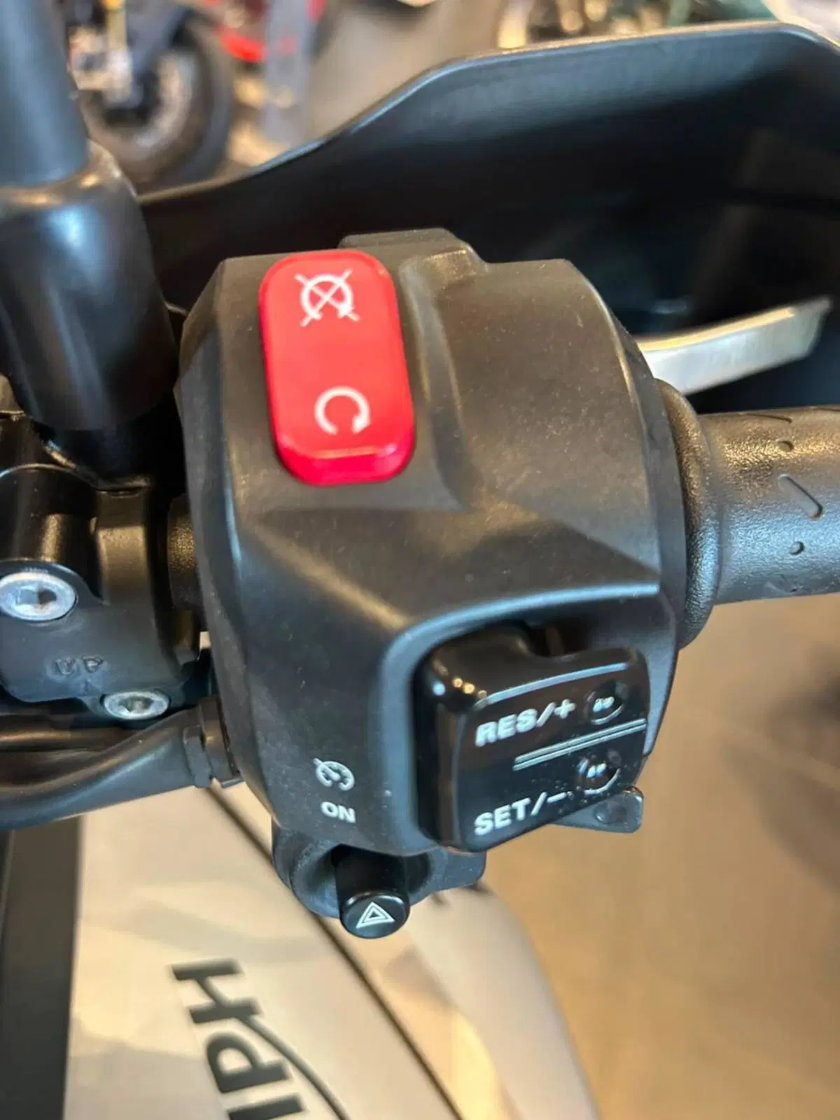 Triumph Tiger 800 XRx (2015 - 17) (9)