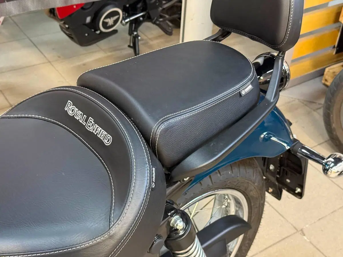 Royal Enfield Meteor 350 (2021 - 26) (3)