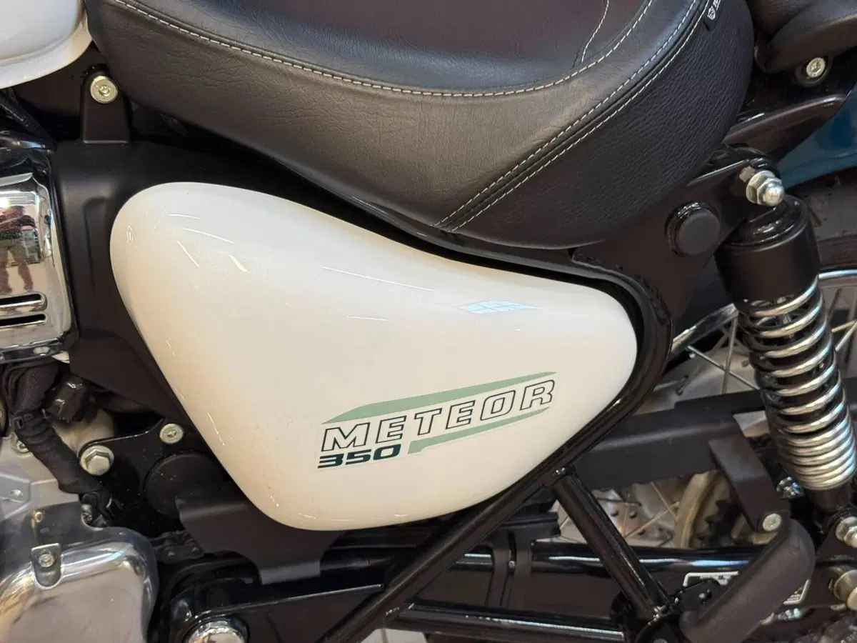 Royal Enfield Meteor 350 (2021 - 26) (5)