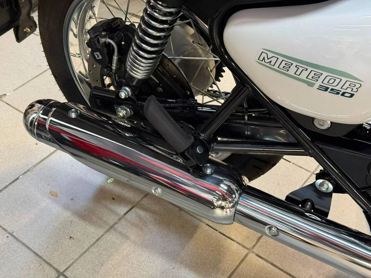 Royal Enfield Meteor 350 (2021 - 26) (13)