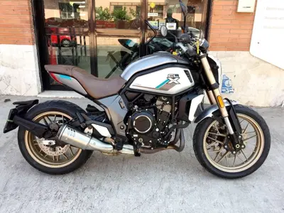 CFMOTO 700CL-X Heritage (2021 - 26) usata