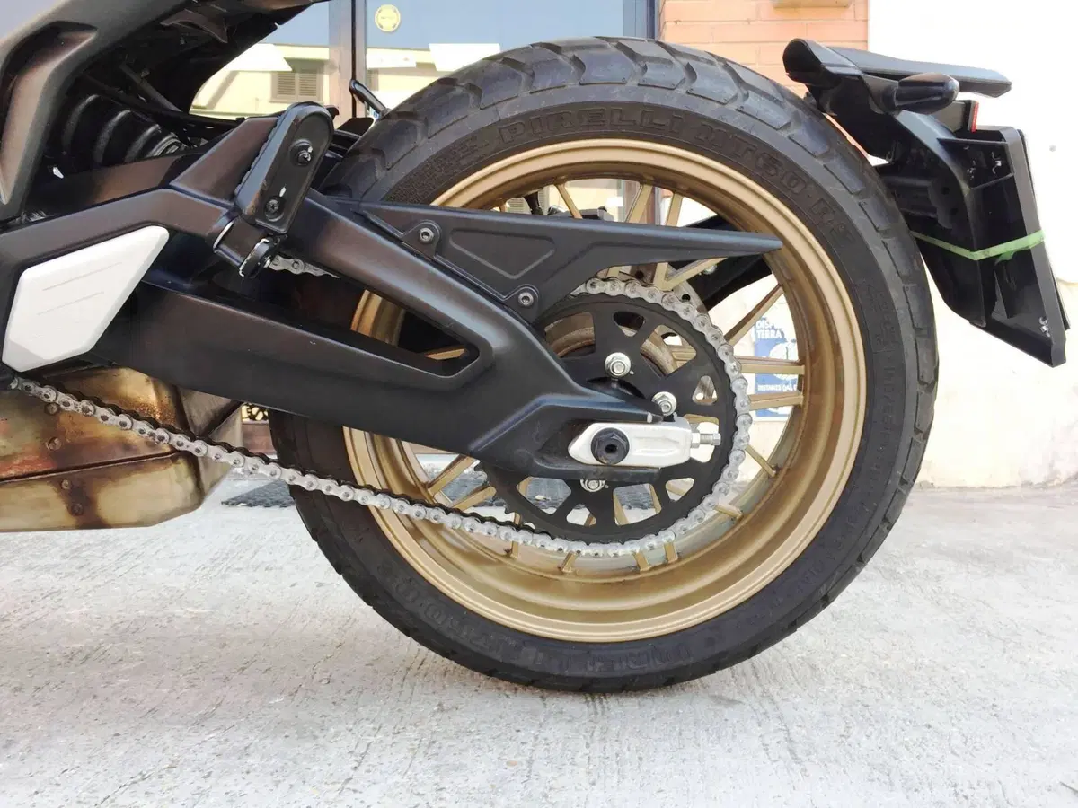 CFMOTO 700CL-X Heritage (2021 - 26) (19)