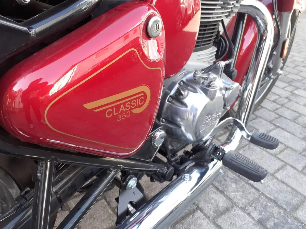 Royal Enfield Classic 350 (2021 - 26) (4)