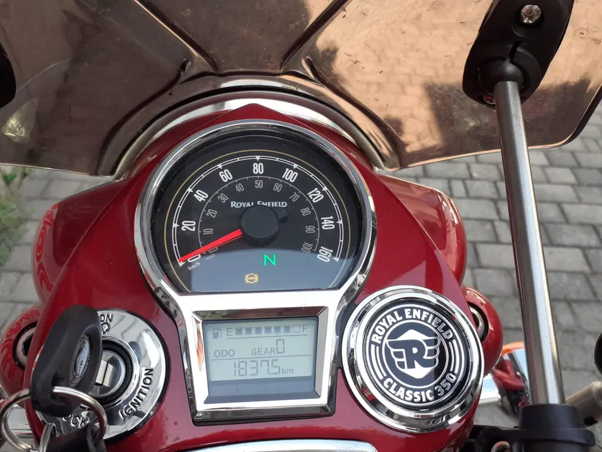 Royal Enfield Classic 350 (2021 - 26) (10)