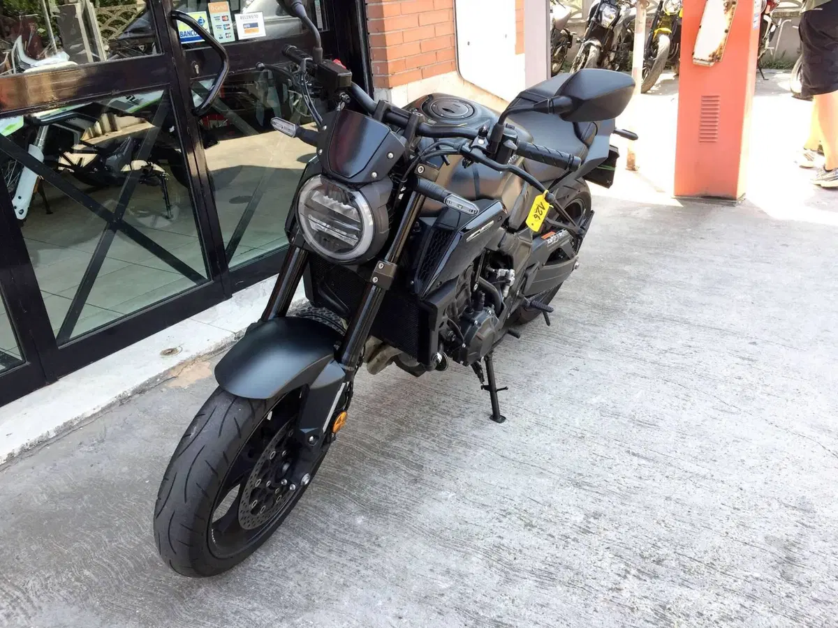 Honda CB 650 R (2021 - 23) (4)
