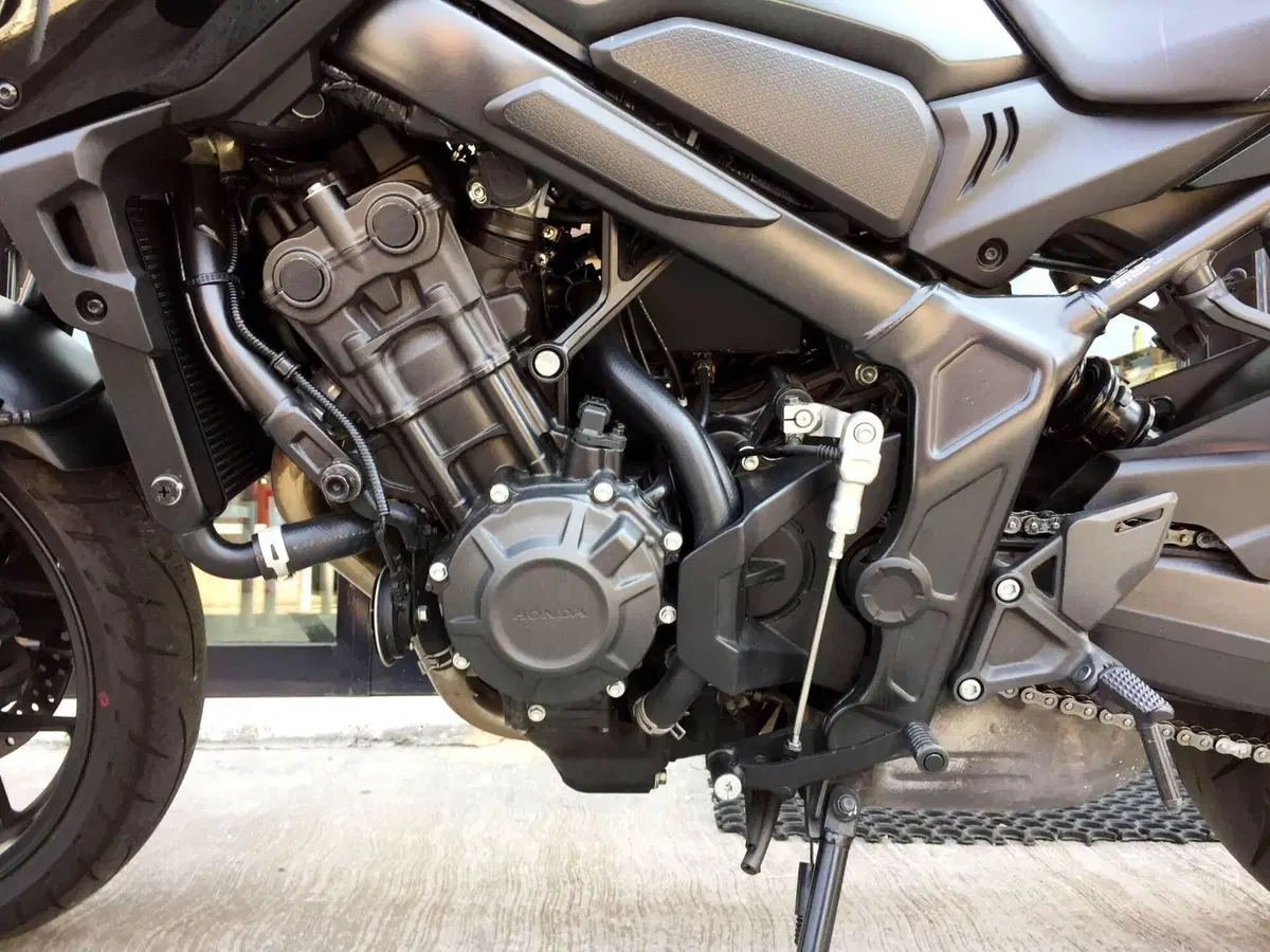 Honda CB 650 R (2021 - 23) (18)