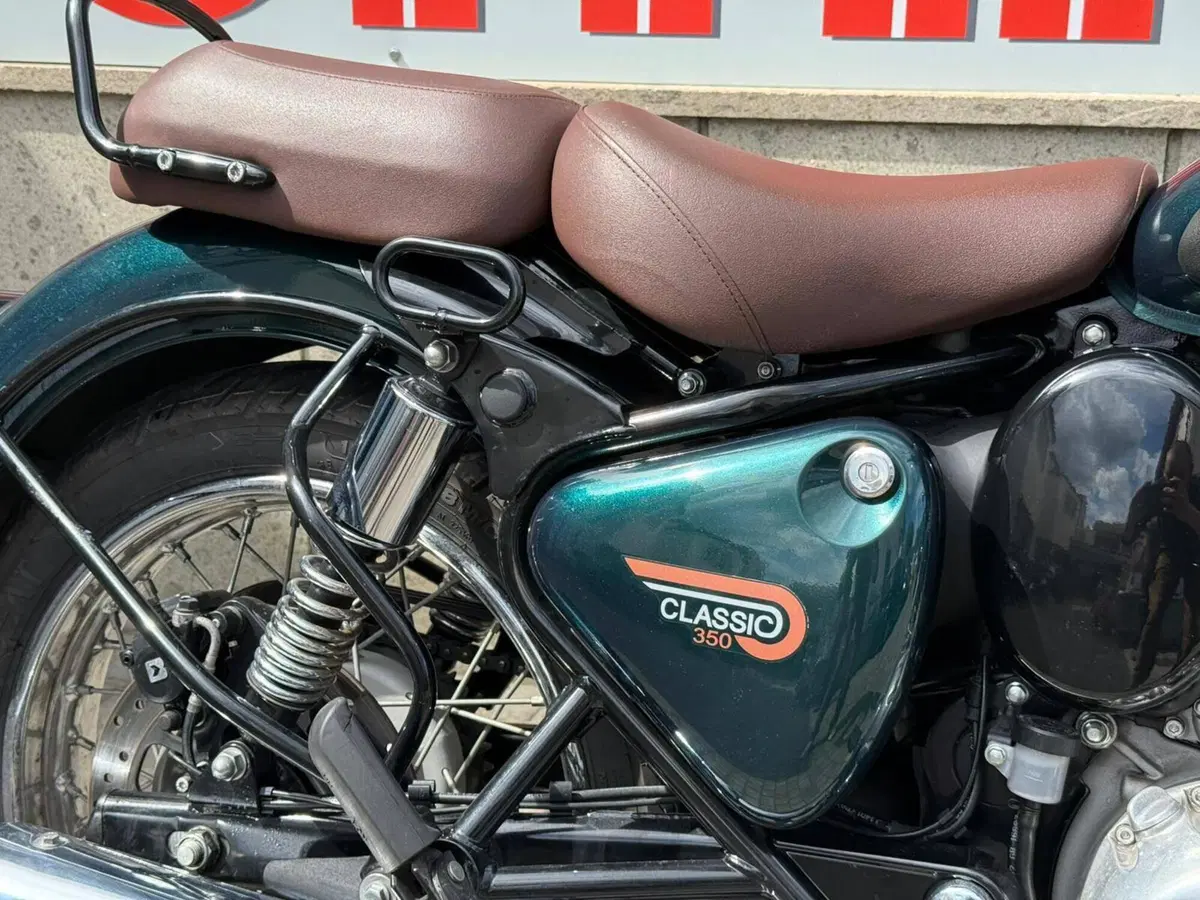 Royal Enfield Classic 350 (2021 - 26) (2)