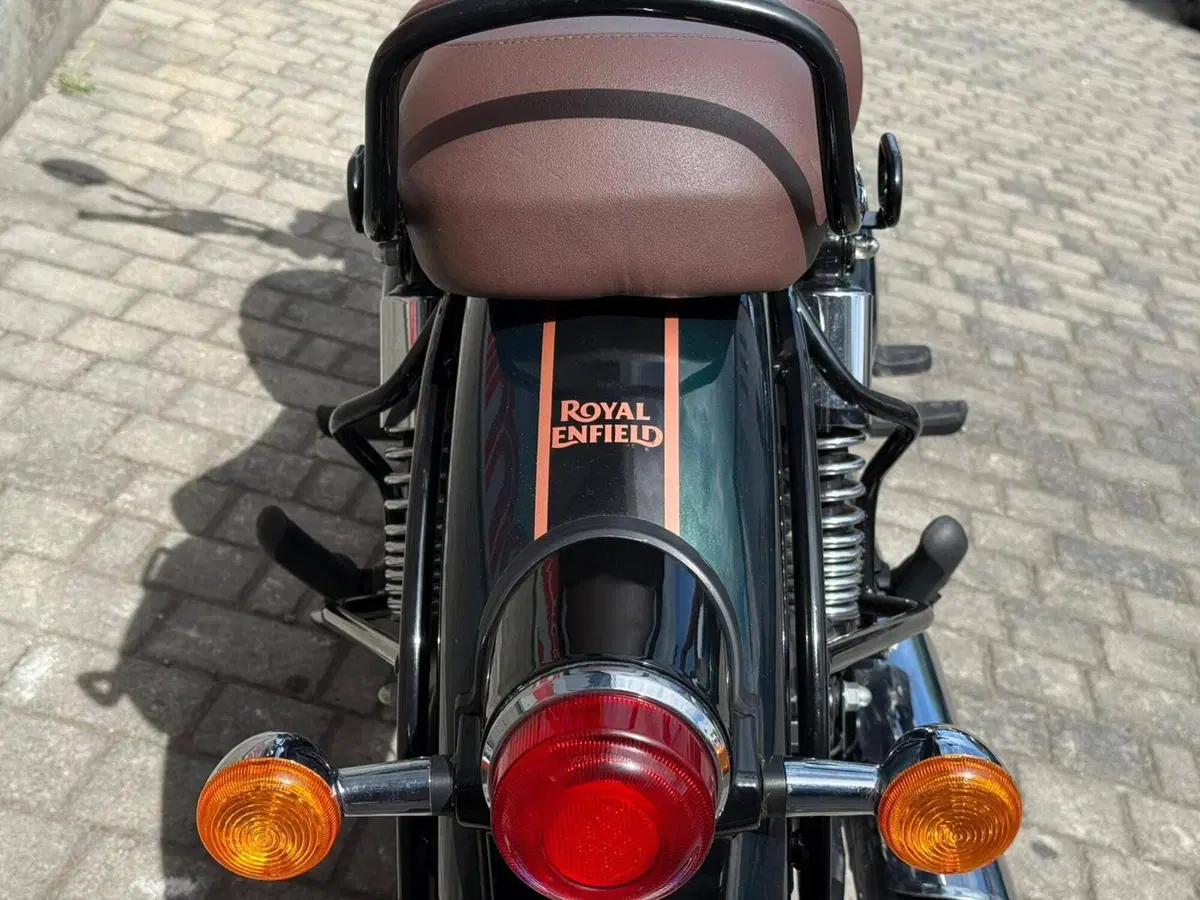 Royal Enfield Classic 350 (2021 - 26) (4)