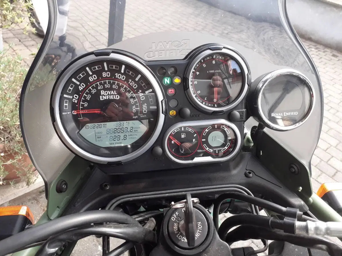 Royal Enfield Himalayan 411 (2021 - 24) (11)