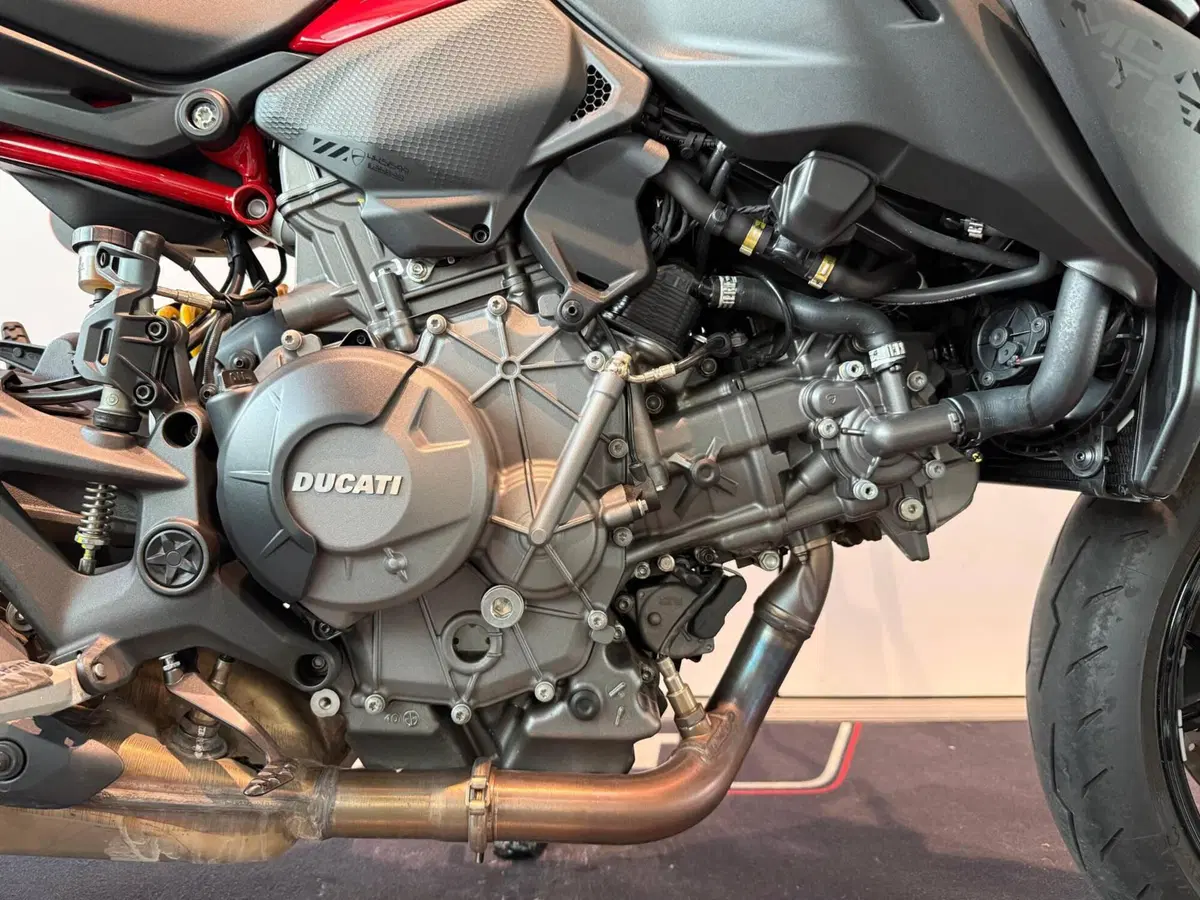 Ducati Monster 890 (2026) (4)
