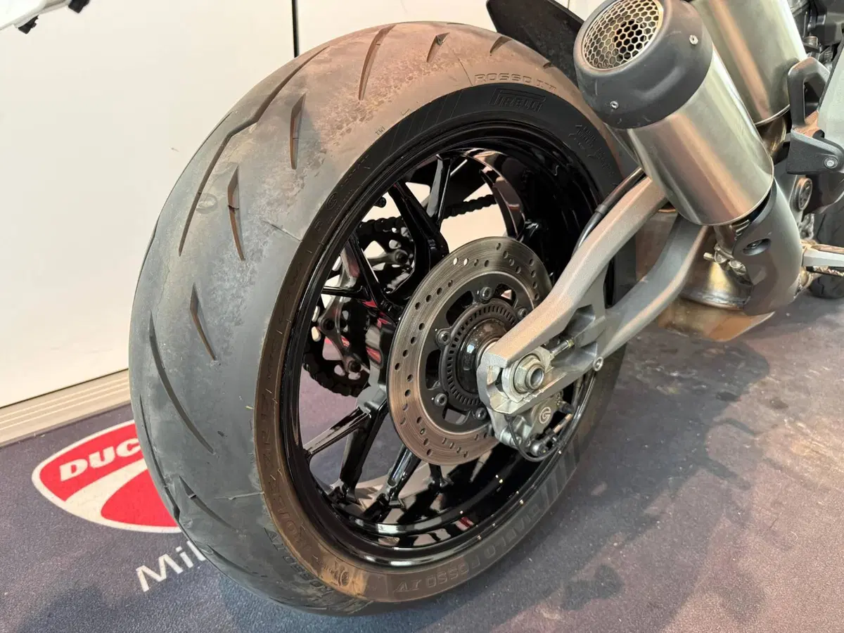 Ducati Monster 890 (2026) (6)