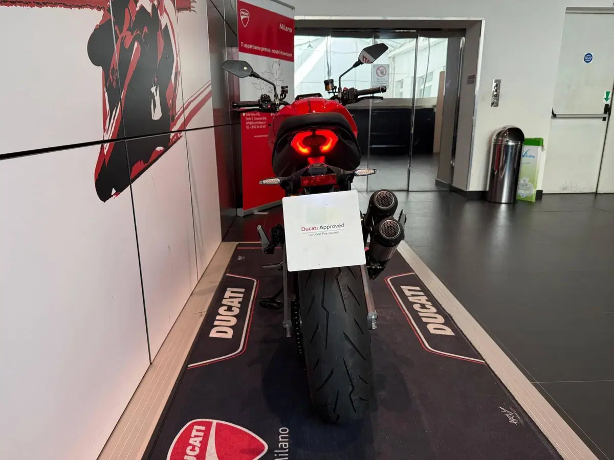 Ducati Monster 890 (2026) (8)