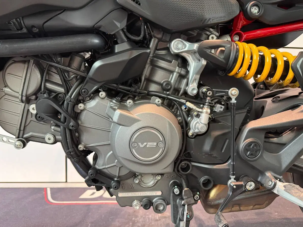 Ducati Monster 890 (2026) (11)