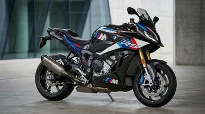 BMW M 1000 RS. A Monaco non scherzano: depositato il nome della sport touring da 200 cv