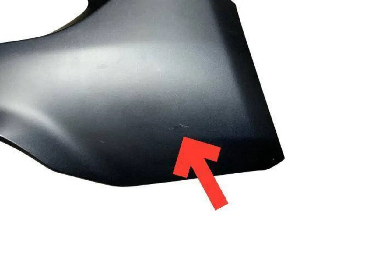 Chiglia dx Yamaha YZF-R 125 BNUF839510P3 (2)
