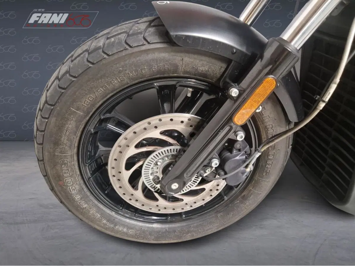 Indian Scout 1133 Bobber (2018 - 20) (5)