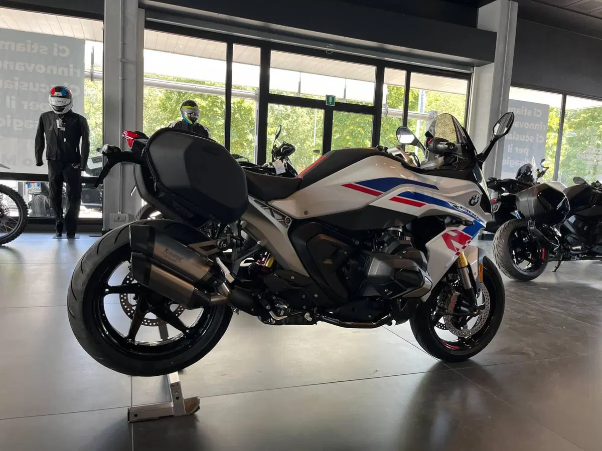 Bmw R 1300 RS (2026) (2)