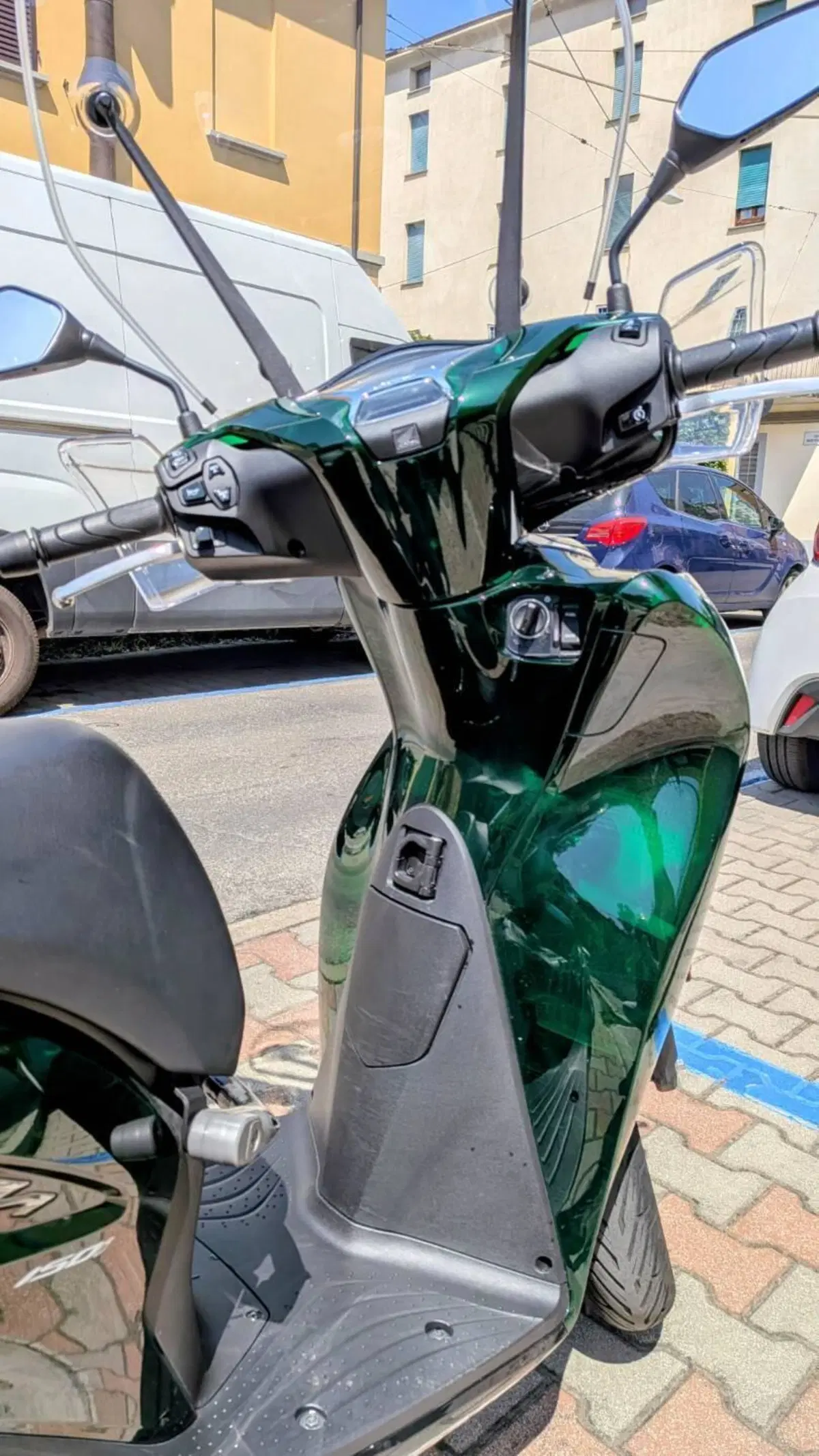 Honda SH 150i (2024 - 25) (6)
