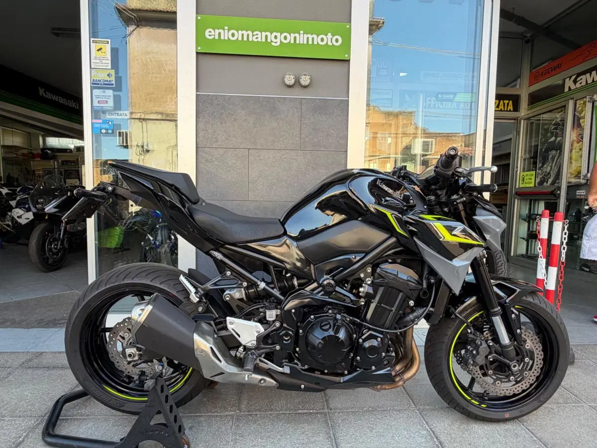 Kawasaki Z 900 (2021 - 24) (2)