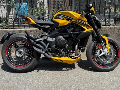 MV Agusta Dragster 800 RC SCS (2022 - 25) usata