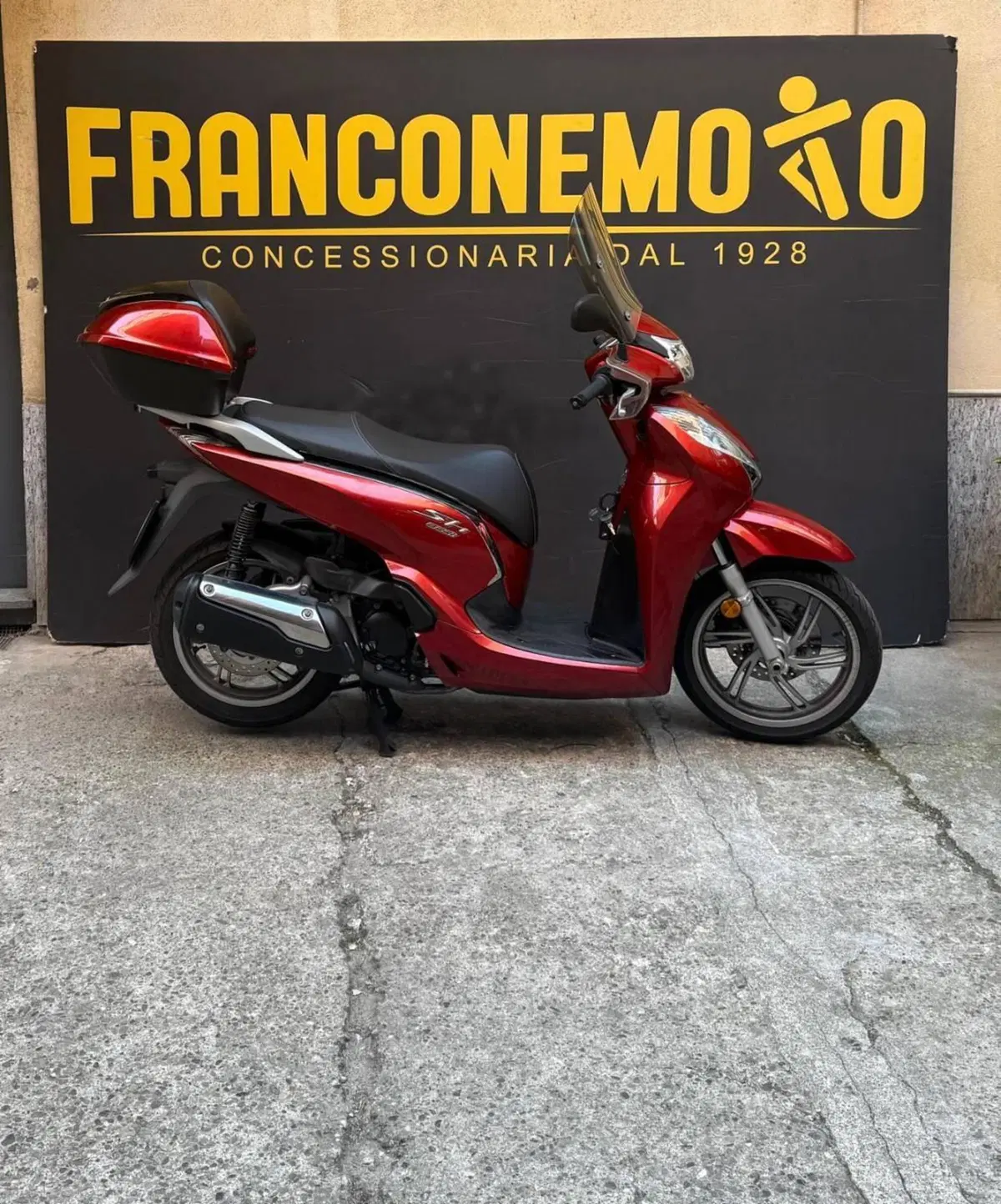 Honda SH 300 i ABS (2016 - 20) (2)