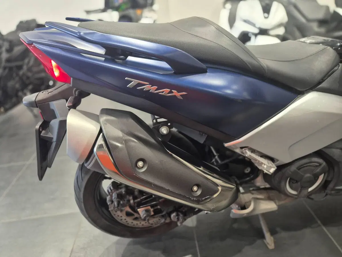 Yamaha T-Max 530 DX (2017 - 19) (7)