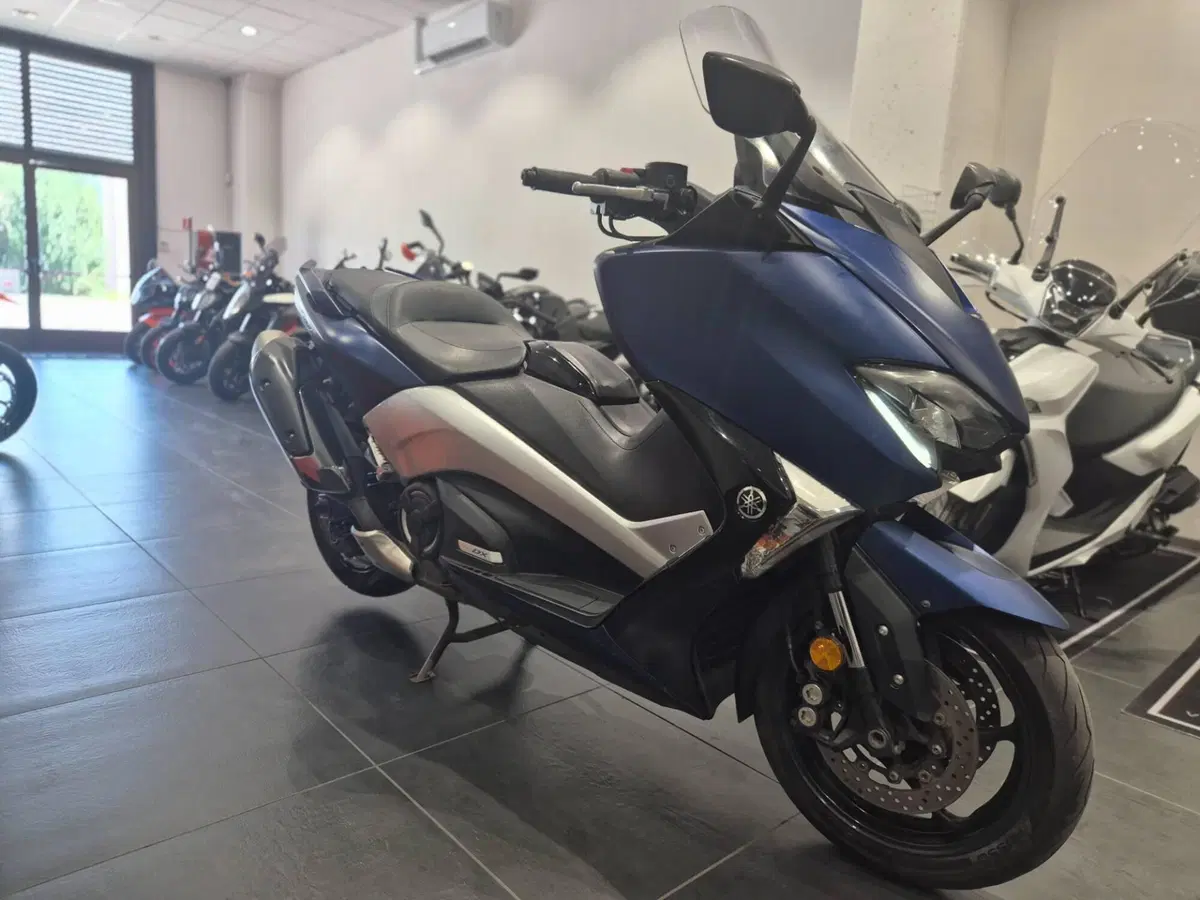 Yamaha T-Max 530 DX (2017 - 19) (5)
