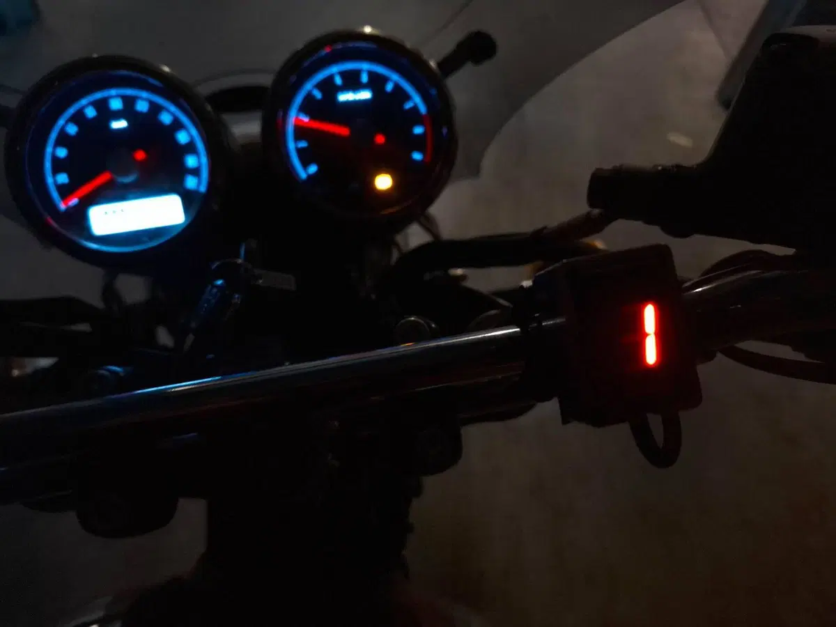 Royal Enfield Interceptor 650 (2021 - 26) (10)