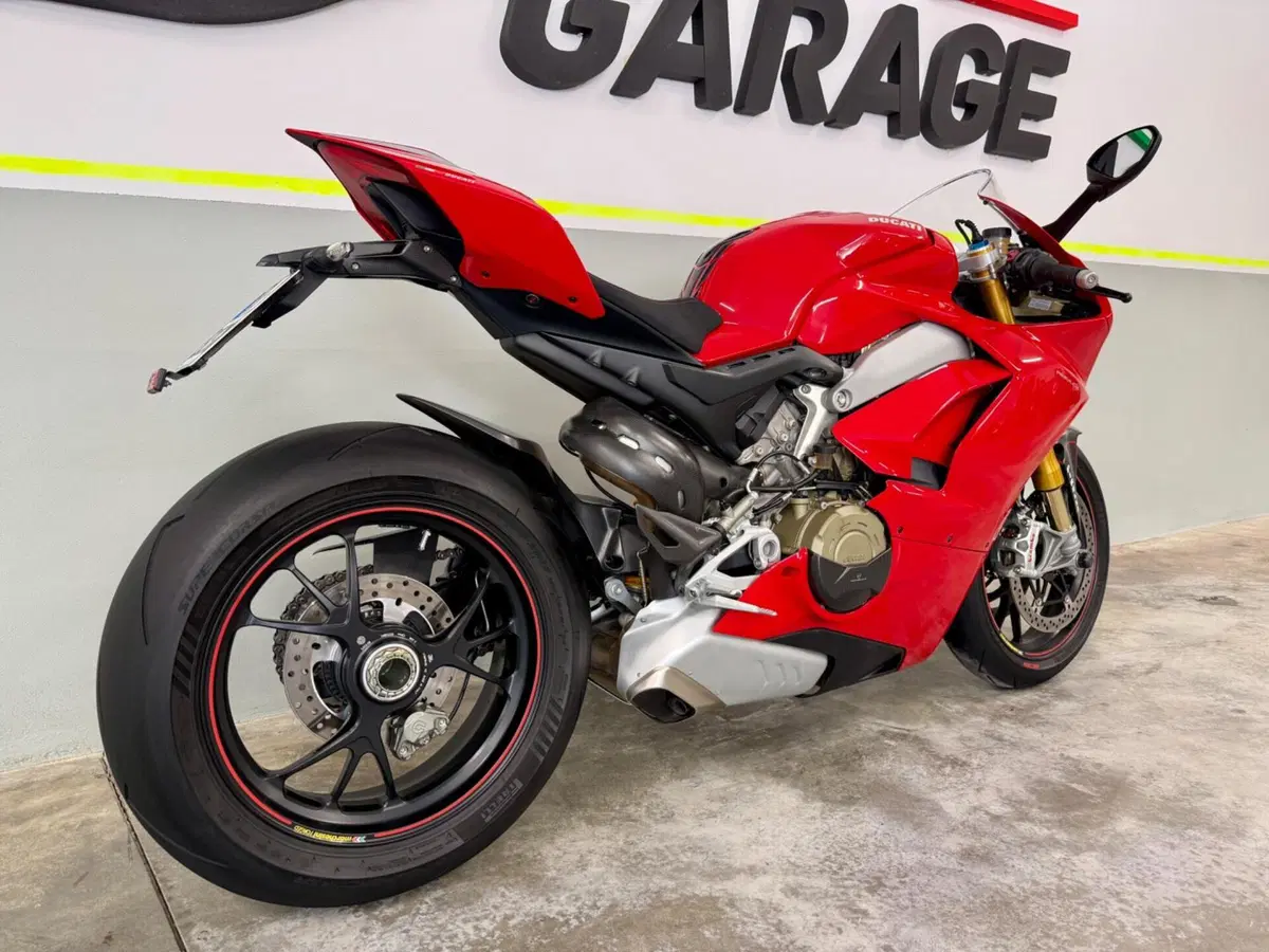 Ducati Panigale V4 S 1100 (2018 - 19) (6)