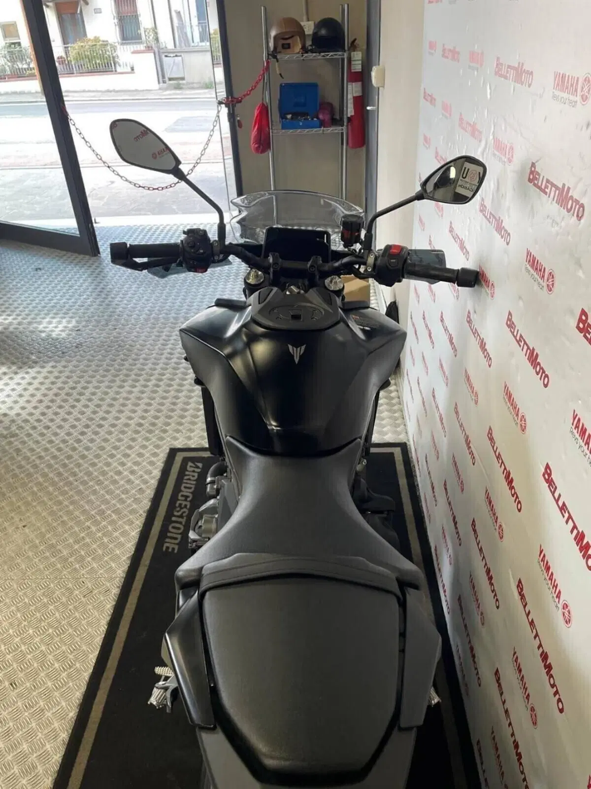 Yamaha MT-09 Y-AMT (2024 - 26) (2)