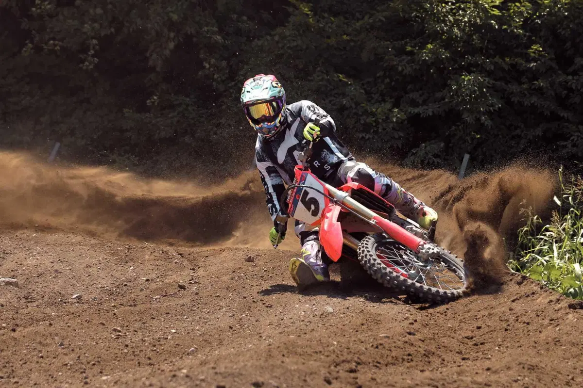 Honda CRF 450R 2027: c'è una nuova regina nel mondo off road? [VIDEO e GALLERY]] (4)