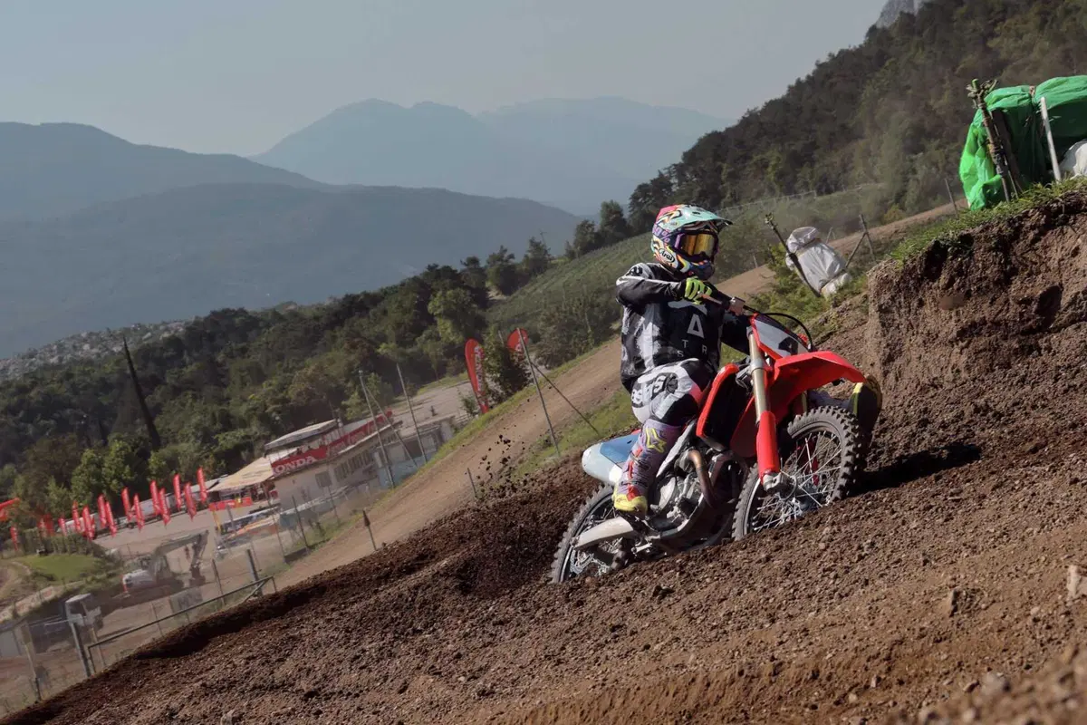 Honda CRF 450R 2027: c'è una nuova regina nel mondo off road? [VIDEO e GALLERY]] (9)