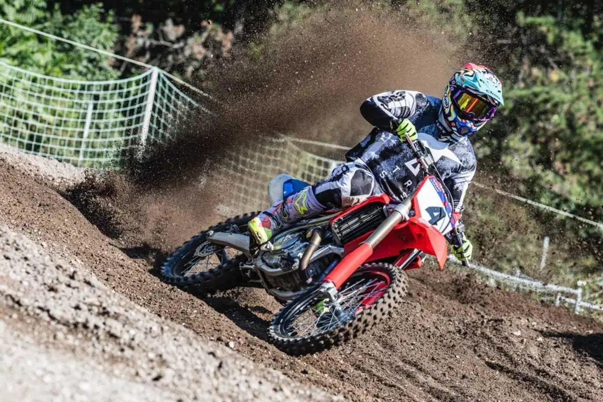 Honda CRF 450R 2027: c'è una nuova regina nel mondo off road? [VIDEO e GALLERY]] (12)