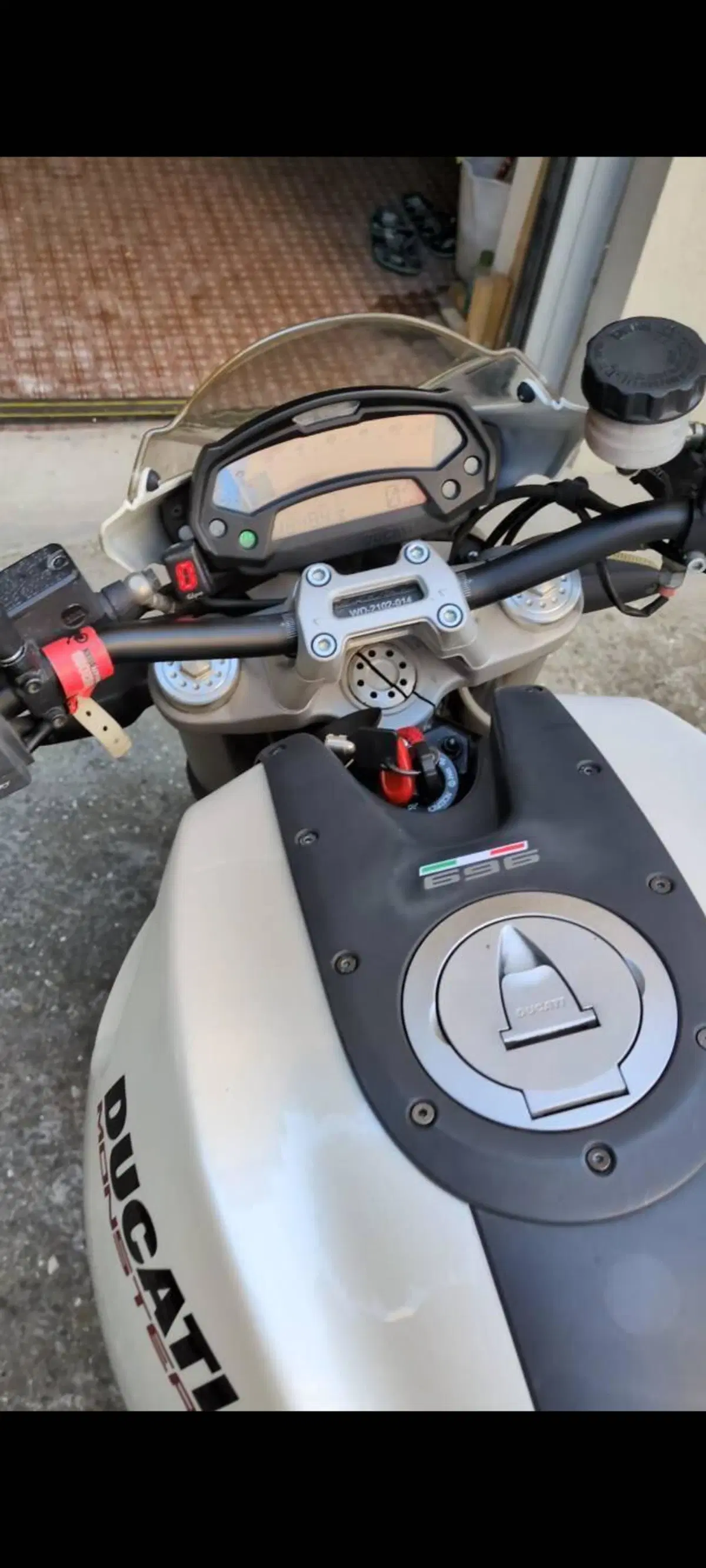 Ducati Monster 696 Plus (2007 - 14) (4)