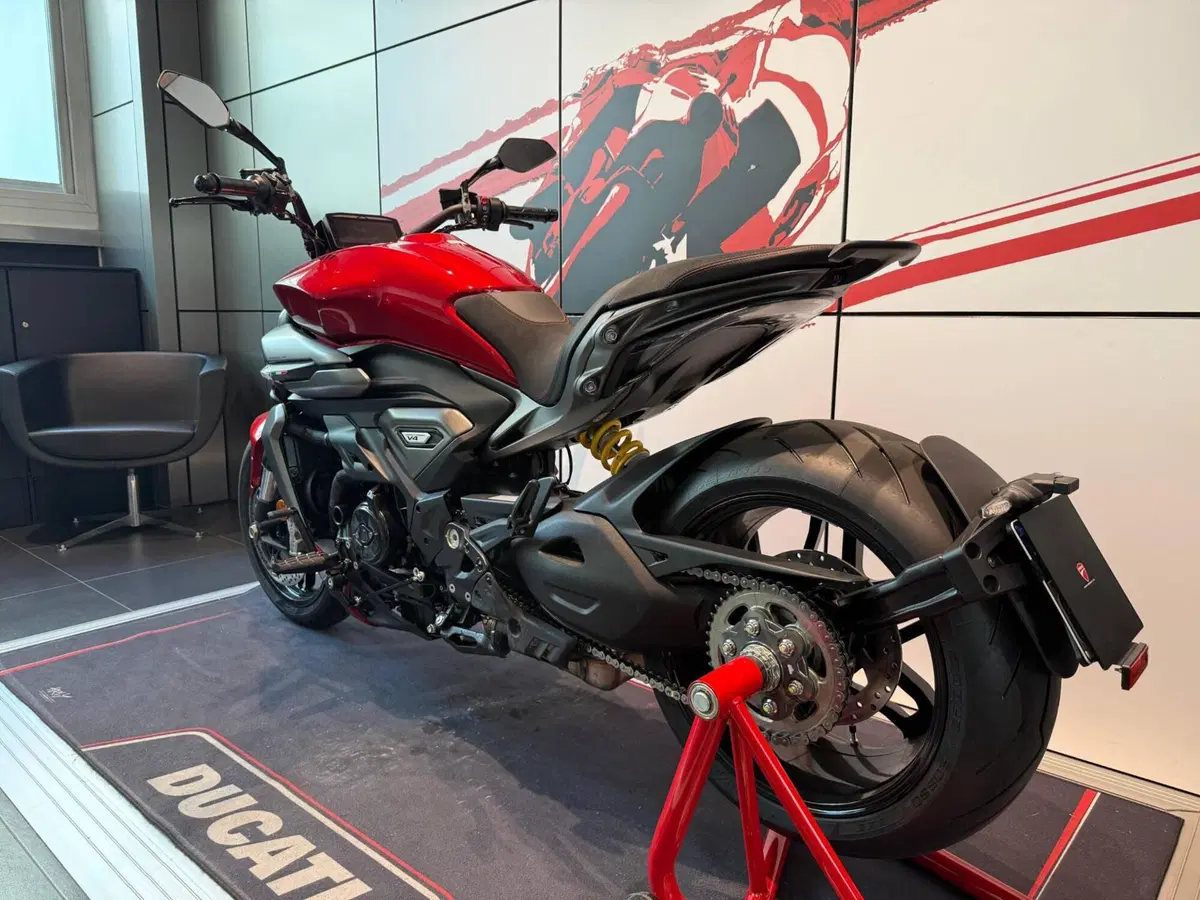 Ducati XDiavel V4 (2025 - 26) (10)