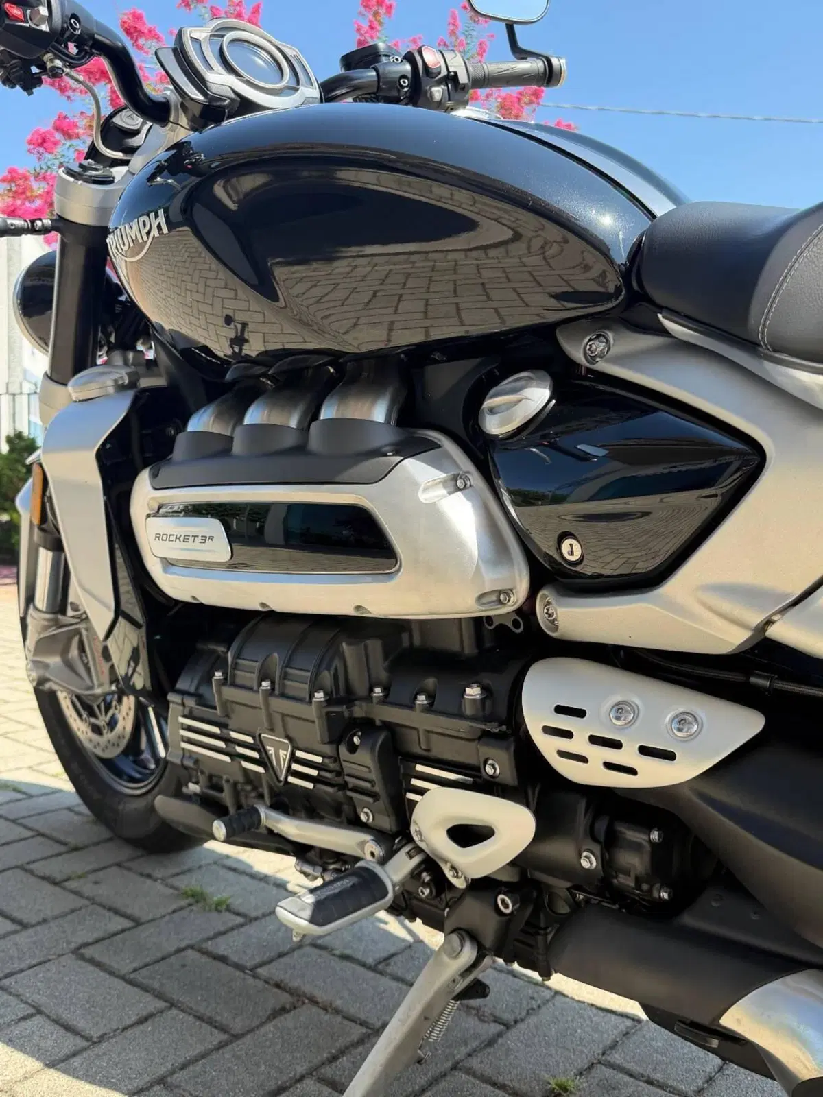 Triumph Rocket 3 R 221 (2021 - 23) (2)