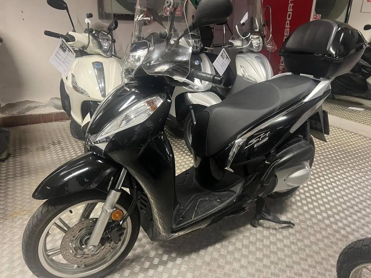 Honda SH 300 i ABS (2016 - 20) (2)