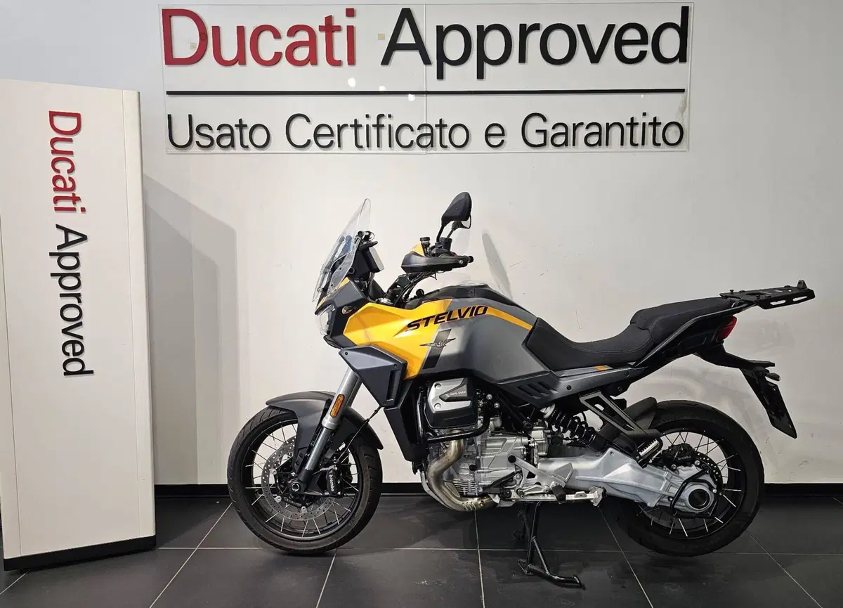 Moto Guzzi Stelvio (2024 - 26) (7)