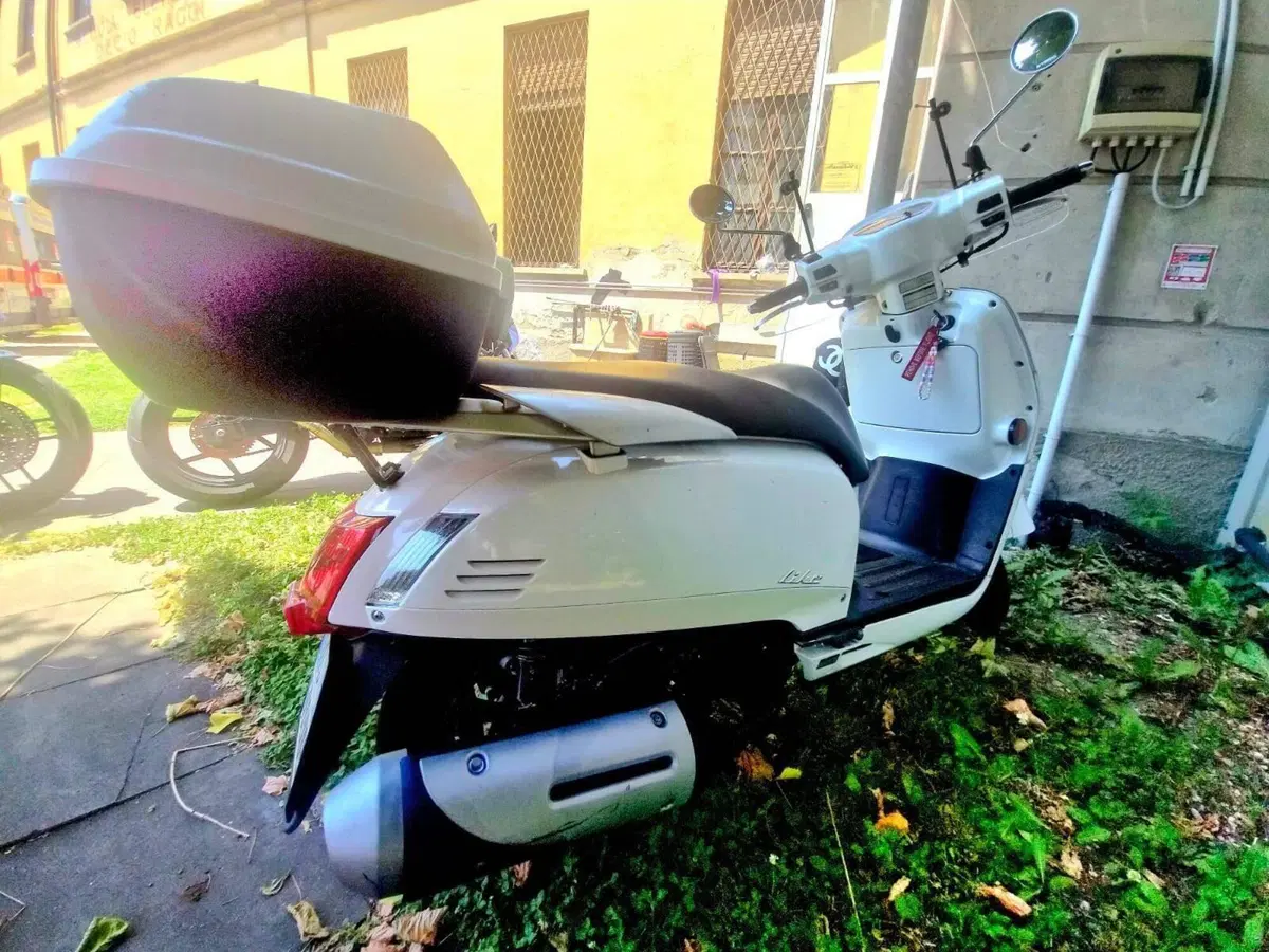Kymco Like 200i (2009 - 17) (4)