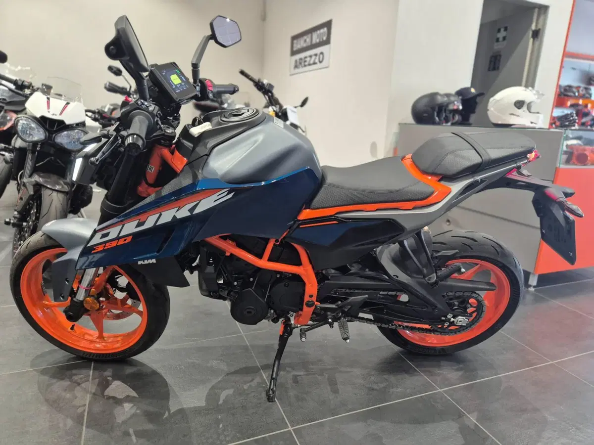 KTM 390 Duke (2024 - 25) (2)