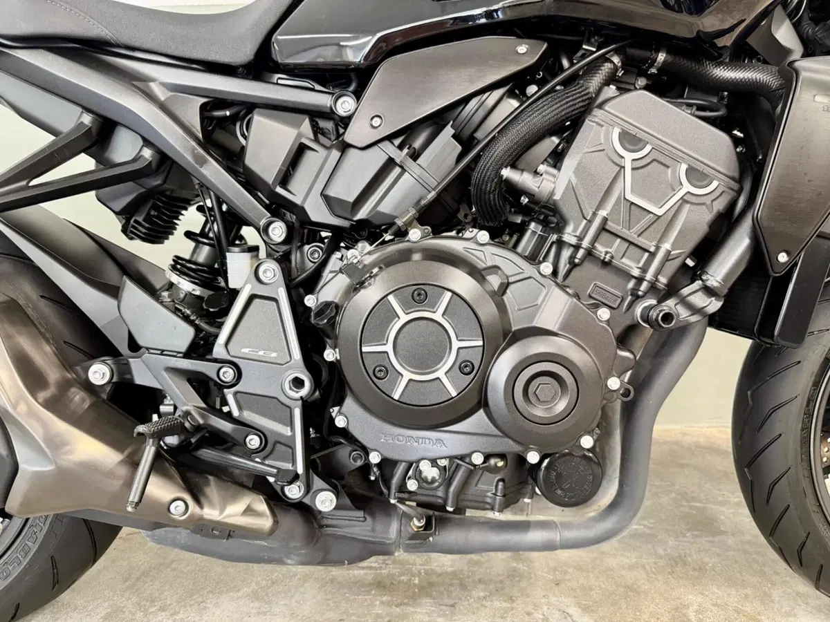 Honda CB 1000 R Black Edition (2021 - 25) (5)